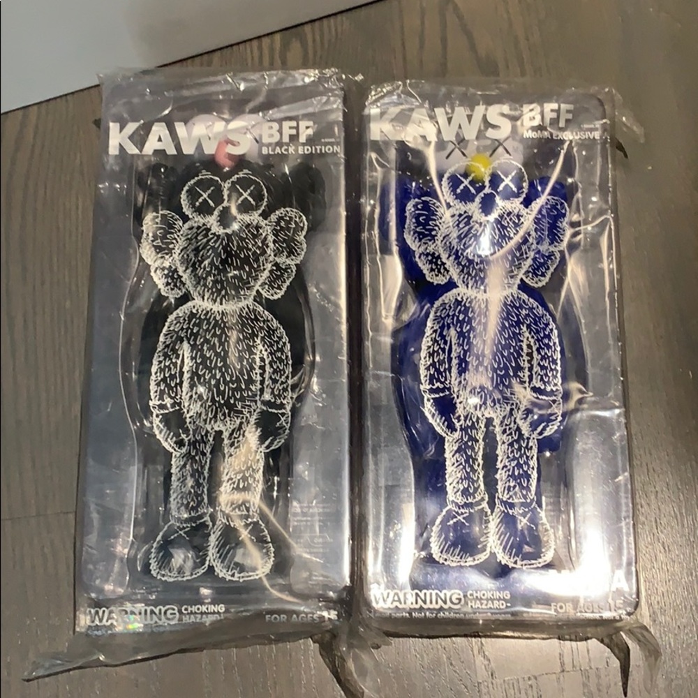KAWS BFF black/blue Set!! NEW SEALED